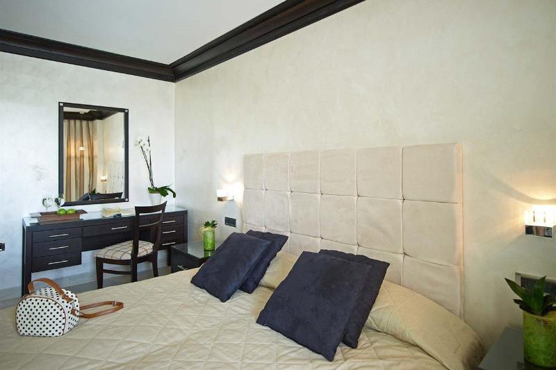 Mitsis Faliraki Beach Hotel & Spa Bagian luar foto